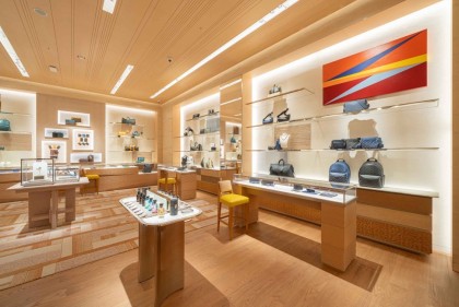 LV全新三層樓SOGO復興店盛大開幕！限量包款與狗屋硬箱等獨家商品驚艷亮相