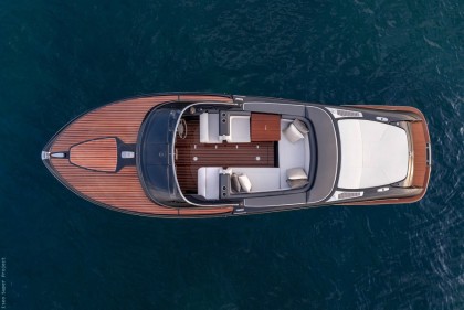 經典遊艇再進化 Riva Iseo Super 小型超級快艇煥然登場