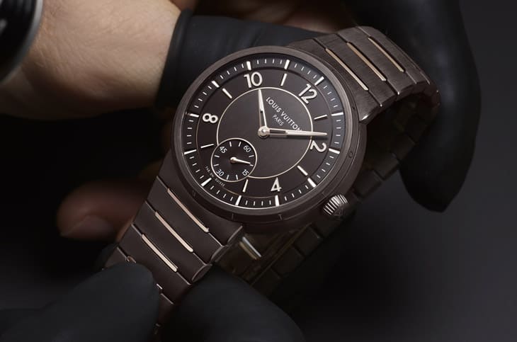 表壳材质再进化 路易威登Tambour首度採用棕色陶瓷搭配玫瑰金打造静奢质感