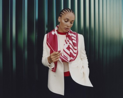 RANGE ROVER首个精品胶囊系列「The London Collection」夹克、丝巾、毛毯限量上线