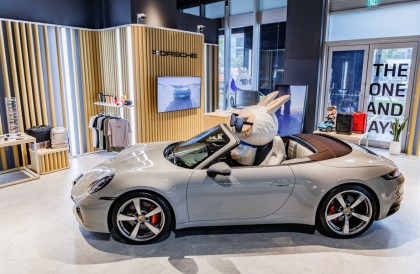 Porsche NOW 新店裕隆城概念店盛大开幕!携手Labubu跨界打造潮流赏车新体验
