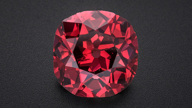 卡地亚出售、海瑞温斯顿捐出 世界第五大天然红钻「Winston Red Diamond」首度科学揭密 原产地疑似南美