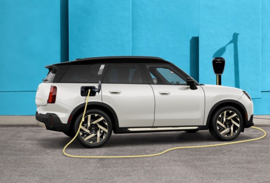 BMW集团最新调查 55%消费者计划购买电动车