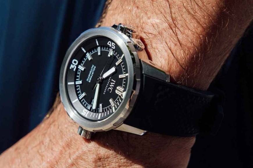 凉感时尚兼具机能 5款夏季橡胶表带高级表推荐