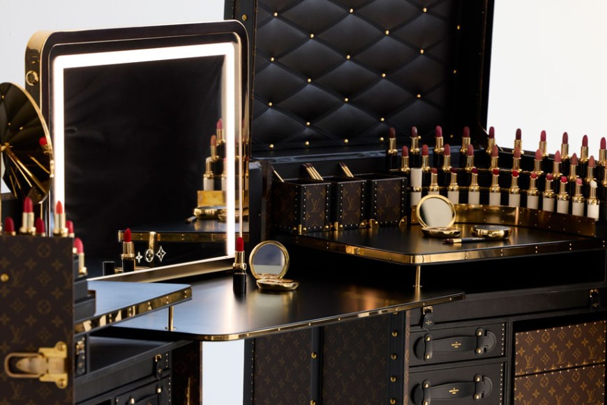 要价五千元的LV唇膏成热门焦点 Louis Vuitton《La Beauté Louis Vuitton》开启奢华彩妆新世界