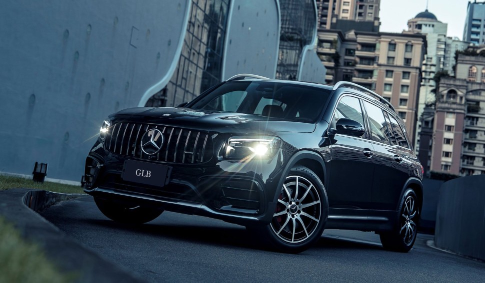 賓士休旅Mercedes-Benz GLB、GLC 43搭檔雙座敞篷SL 43 新年式智慧豪華再進化