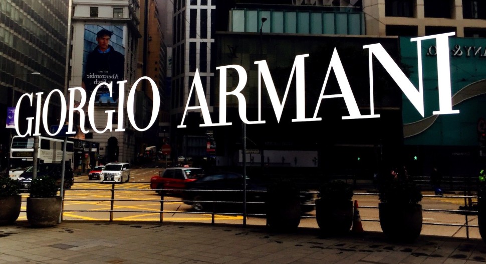 亞曼尼辭世引發收藏熱潮 復古Armani單品搜尋量飆升