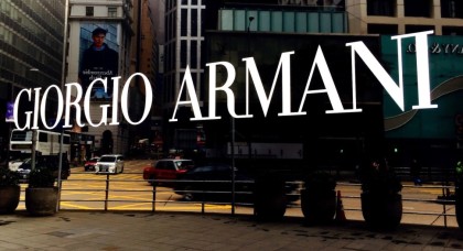 亚曼尼辞世引发收藏热潮 复古Armani单品搜寻量飆升
