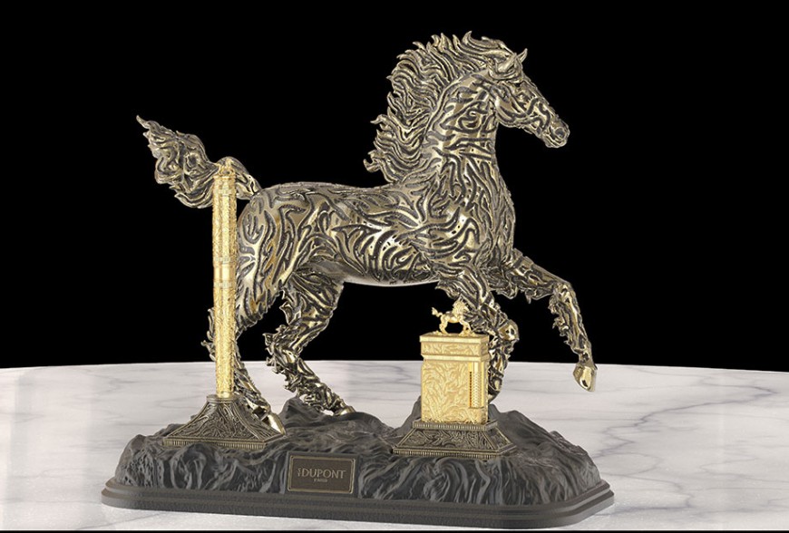 S.T. Dupont都彭「火马高级订制系列」钢笔打火机雕像组合　抢先热身2026马年收藏