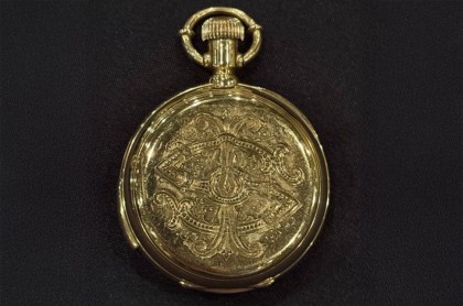 「我不離開你！」鐵達尼號上最感人的選擇：讓百貨大亨黃金懷錶賣出史上最高價的堅定深情