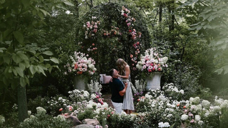 2025时尚大爆炸 十大震撼全球的年度新闻回顾