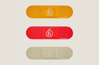 OK绷、苍蝇拍也能成为顶级工艺品？盘点爱马仕挑战想像的 5 款「新奇」小物