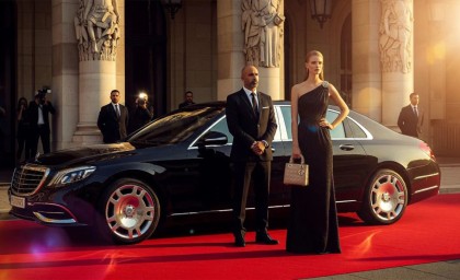 時尚VIP看秀待遇升級！Mercedes-Benz賓士打敗地主品牌 首度成為巴黎時裝週官方座駕