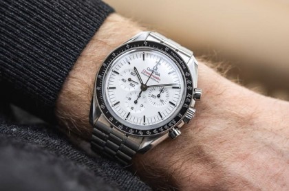 抗寒又精準！3款適合冬天的強悍機械錶推薦：METAS認證與百米防水的經典選擇