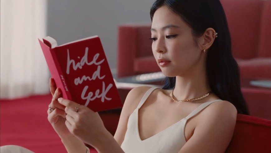 JENNIE 氣場全開！香奈兒 COCO CRUSH 2026 新作形象廣告震撼登場