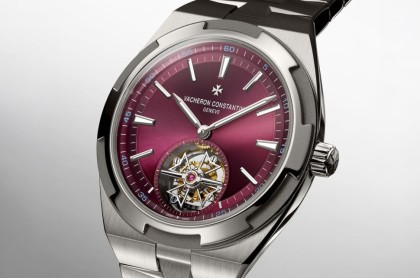絕美「深紅面」暴擊！江詩丹頓Overseas鈦金屬陀飛輪，完美詮釋高級運動錶典型