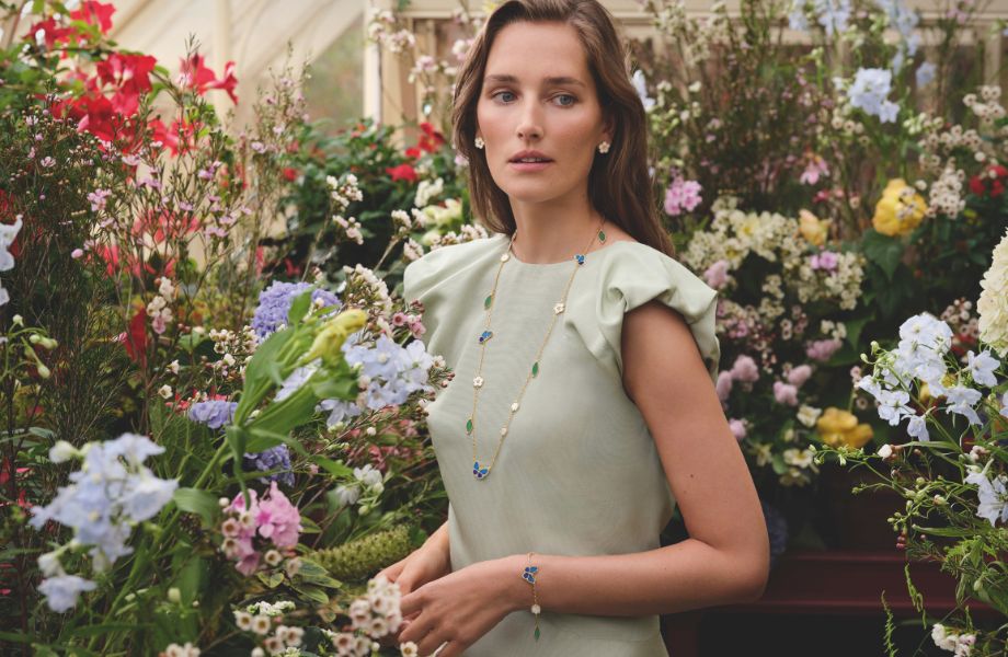 挥别冬日沉闷 唤醒日常幸运 Van Cleef & Arpels「Lucky Spring系列」迎来首波黄K金新作