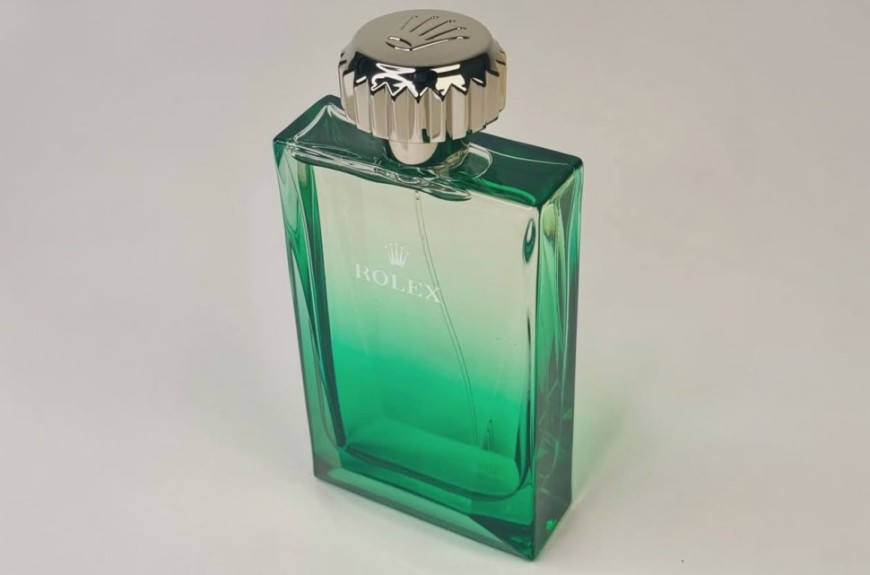 「沒有機芯的勞力士」照樣翻倍漲！VIP專屬綠瓶男香價格與香評一次看