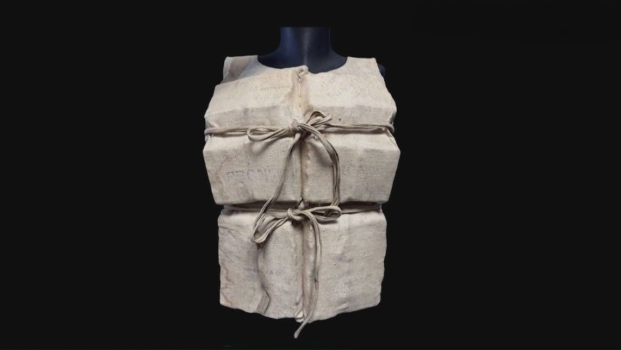 鐵達尼號「頭等艙生還者救生衣」2900萬落槌！珍稀簽名款見證世紀文物的收藏魅力