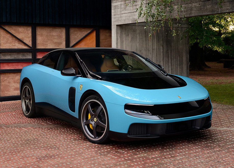 法拉利首款五人座纯电「Ferrari Luce」 前苹果设计师打造全玻璃座舱