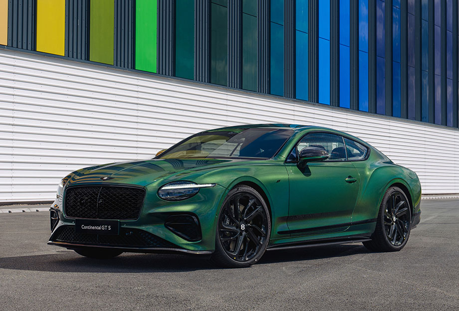 全球唯一宾利Bentley Continental GT S现身！首度披上「Spectral Verdant光谱翠绿」车漆