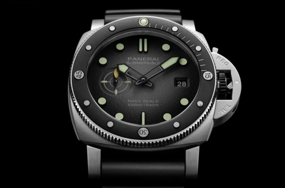 超越传统潜水表标准 沛纳海Submersible PAM01738凭什麼成为海豹部队的战术首选？