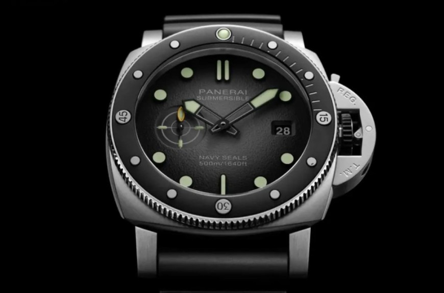 超越傳統潛水錶標準 沛納海Submersible PAM01738憑什麼成為海豹部隊的戰術首選？